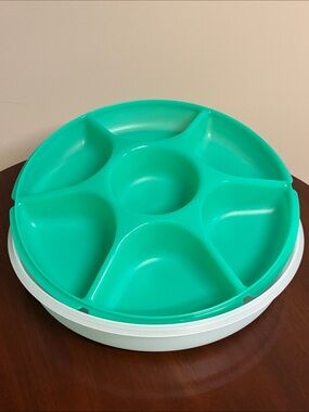 Tupperware Divided Serving Tray Veg Snack Fruit Dip; Lid #1666D-1, Tray #1665A-1